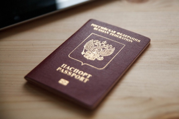 Женщина вспомнила про российский паспорт после того, как её повезли в полицию Женщина вспомнила про российский паспорт после того, как её повезли в полицию