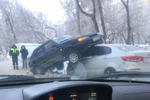 Инспекторы ДПС очень удивились, когда увидели место происшествия Инспекторы ДПС очень удивились, когда увидели место происшествия