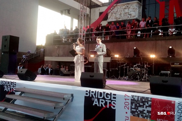 Фестиваль мотивационного кино Bridge of Arts проводился в Ростове-на-Дону с 2015 года Фестиваль мотивационного кино Bridge of Arts проводился в Ростове-на-Дону с 2015 года