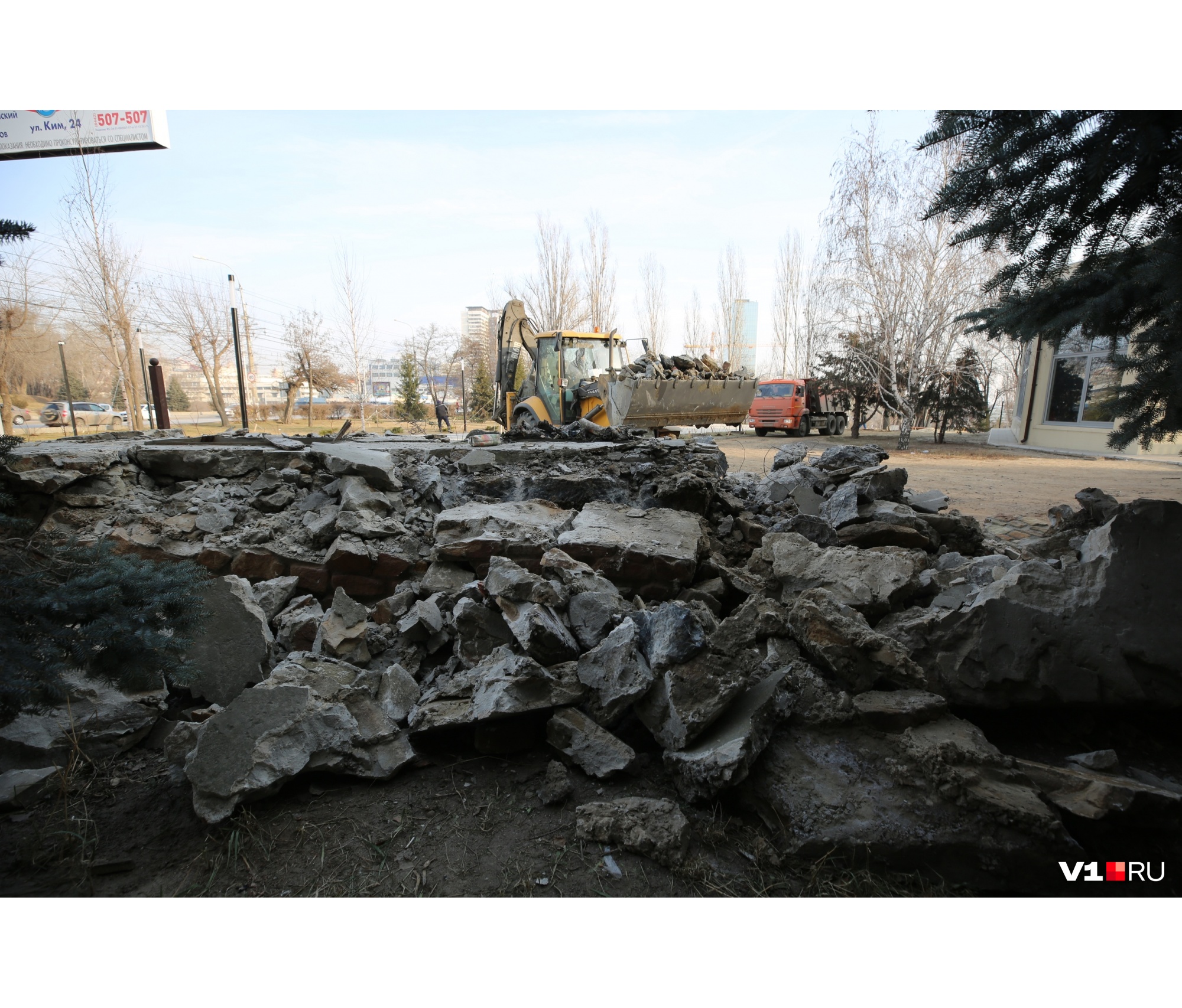 «Это частная территория»: снесенный в Волгограде «Серп и молот» могут перевезти на новое место