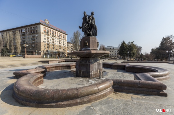 Фонтан в центре Волгограда проработал меньше полугода Фонтан в центре Волгограда проработал меньше полугода