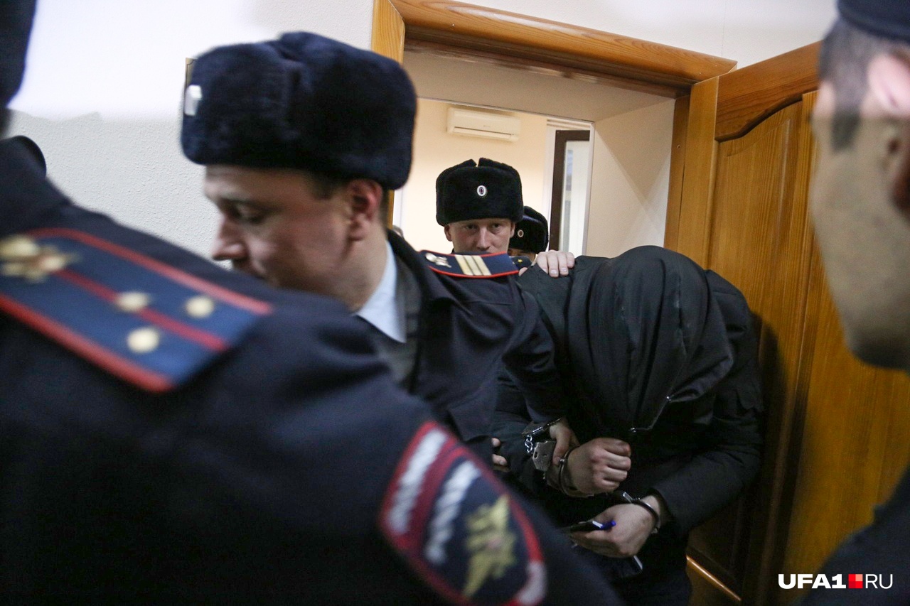Третий участник уголовного дела тоже помещен под арест Третий участник уголовного дела тоже помещен под арест