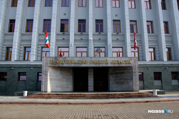 Деньги положены не всем чиновникам, а тем, кто рангом не ниже министра Деньги положены не всем чиновникам, а тем, кто рангом не ниже министра