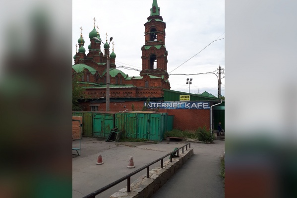 Это internet-kafe найти не так просто — оно находится на задворках и открывает двери только «своим» Это internet-kafe найти не так просто — оно находится на задворках и открывает двери только «своим»