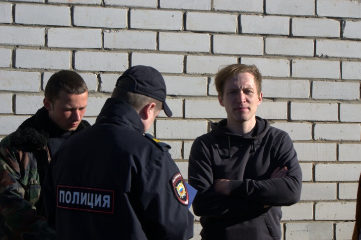 Слева — Илья Трубачёв, справа — Алексей Бобрецов, которых утром 29 мая задержали на Шиесе