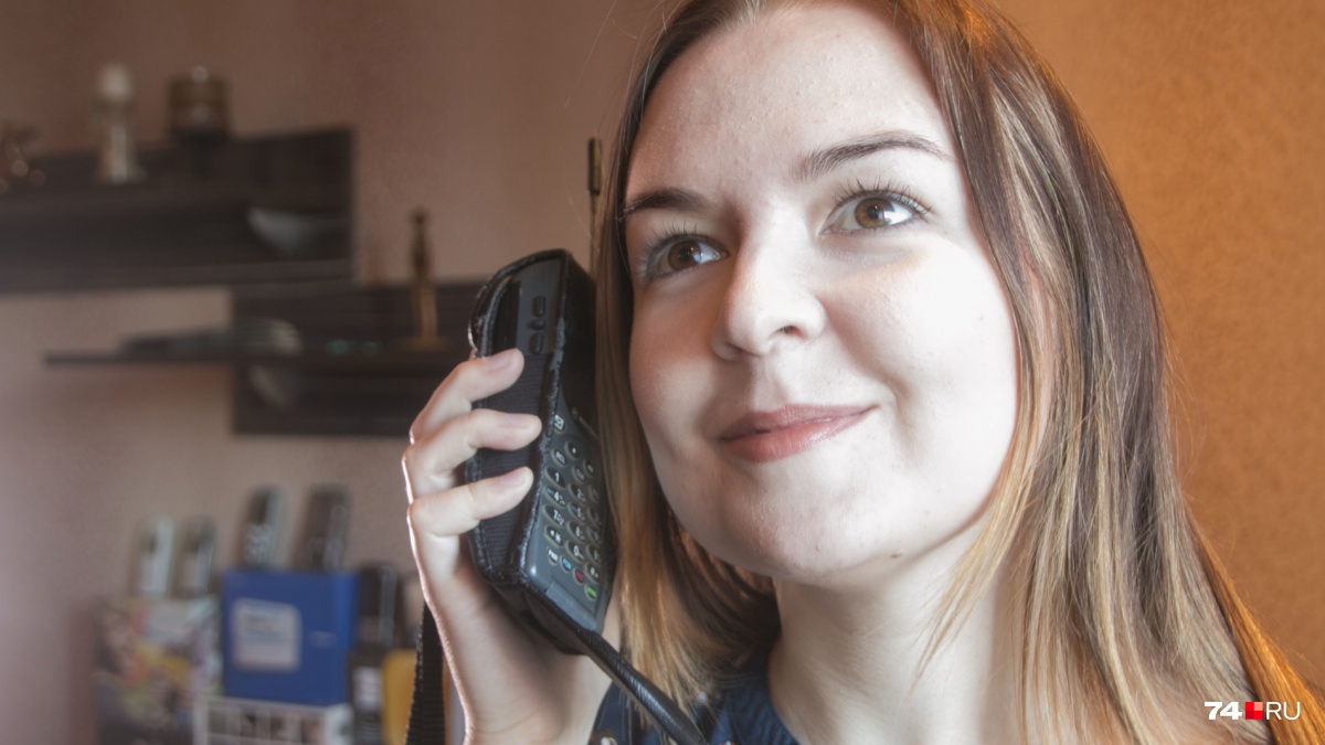 Что напоминала исключительно женская модель телефона Panasonic?