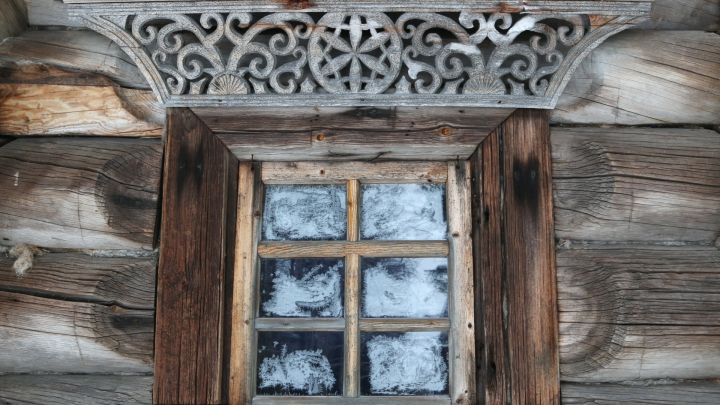 Румяные девицы и узоры на окнах: 15 фотографий из «Малых Корел», после которых захочется на прогулку