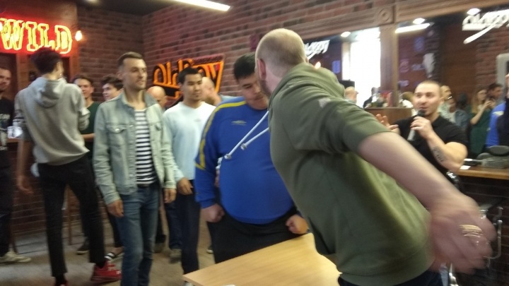 «Я просто люблю бить людей по лицу»: в Волгограде прошел чемпионат по пощечинам
