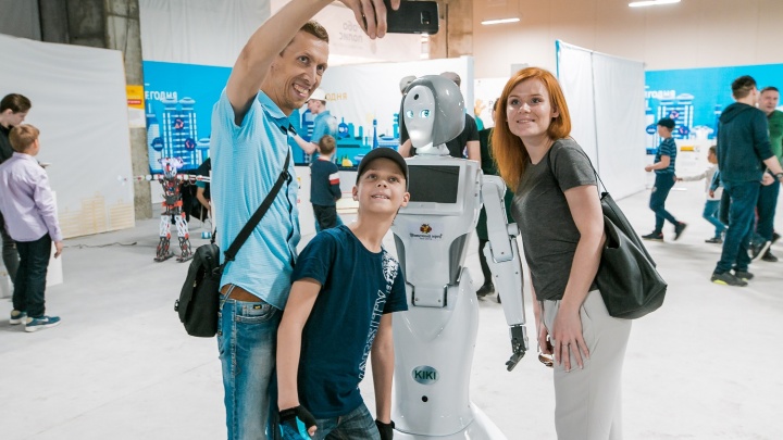 Самые известные роботы мира приехали в Красноярск