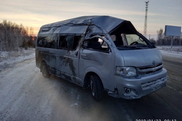 Водитель не справился с управлением и на перекрёстке вылетел в кювет Водитель не справился с управлением и на перекрёстке вылетел в кювет