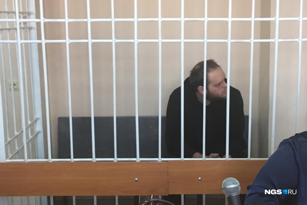 Антон Шматов сутки провел под стражей. А ближайшие два месяца ему нельзя будет выходить из дома Антон Шматов сутки провел под стражей. А ближайшие два месяца ему нельзя будет выходить из дома