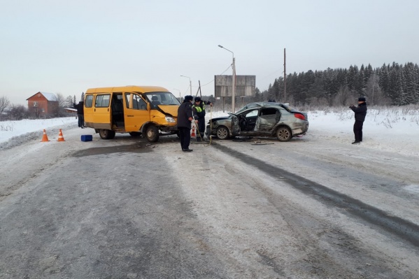 Chery столкнулась с «газелью» лоб в лоб Chery столкнулась с «газелью» лоб в лоб