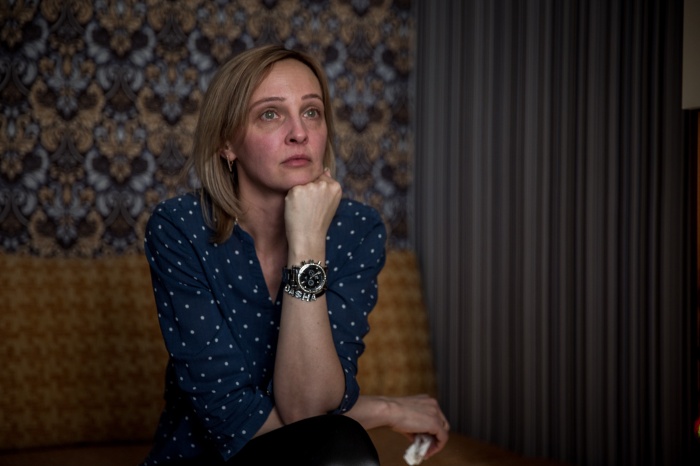 Анна Толмасова носит на руке браслет с именем единственной дочери Анна Толмасова носит на руке браслет с именем единственной дочери