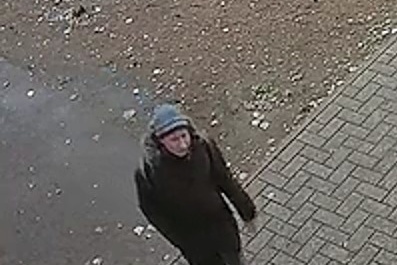 Мужчина решил надругаться над ребенком прямо в подъезде Мужчина решил надругаться над ребенком прямо в подъезде