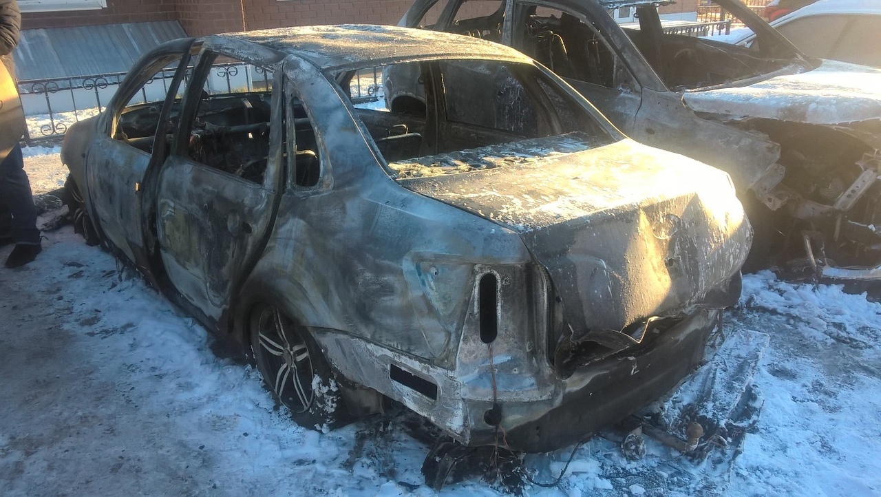 В Перми у координатора «Левого фронта» сгорел автомобиль. Активисты считают, что это был поджог