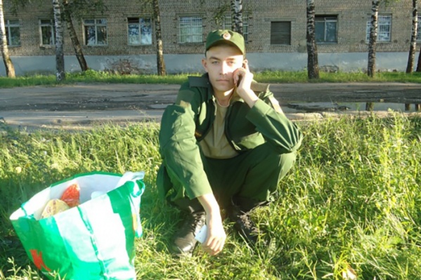 Дмитрий, по словам родственников, уже покидал самовольно военную часть Дмитрий, по словам родственников, уже покидал самовольно военную часть
