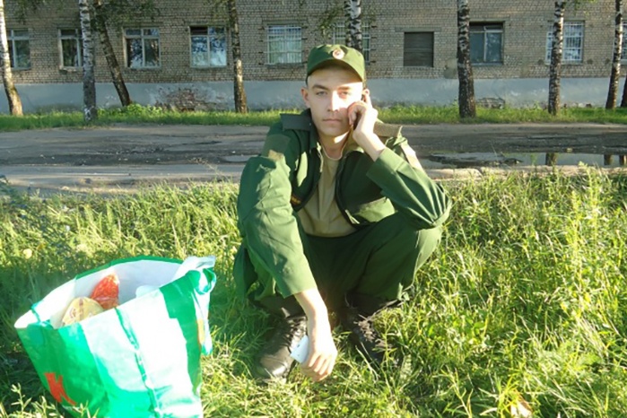 Дмитрий, по словам родственников, уже покидал самовольно военную часть