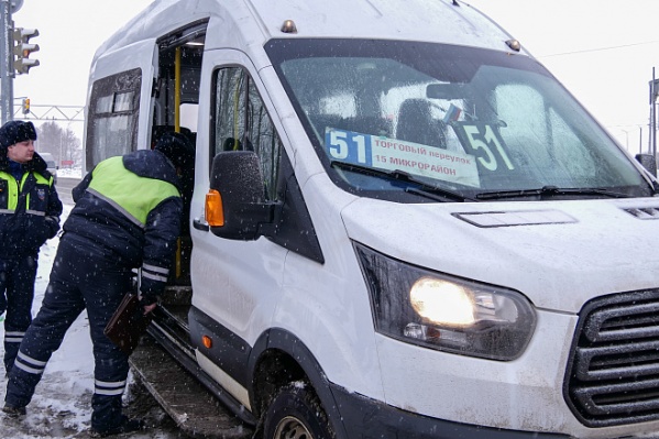 В Ярославле постоянно проверяют маршрутки и каждый раз находят нарушения В Ярославле постоянно проверяют маршрутки и каждый раз находят нарушения