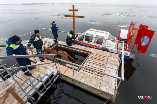 В этом году вода показалась моржам не ледяной, а просто холодной В этом году вода показалась моржам не ледяной, а просто холодной