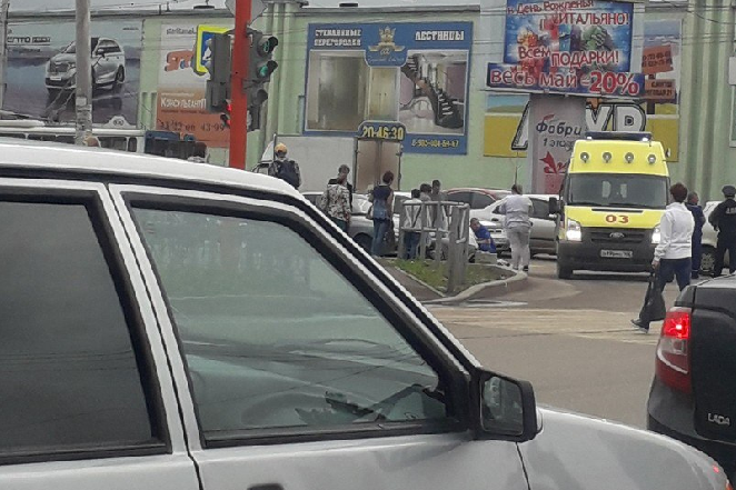 Горожане говорят, что этот участок дороги очень опасный Горожане говорят, что этот участок дороги очень опасный