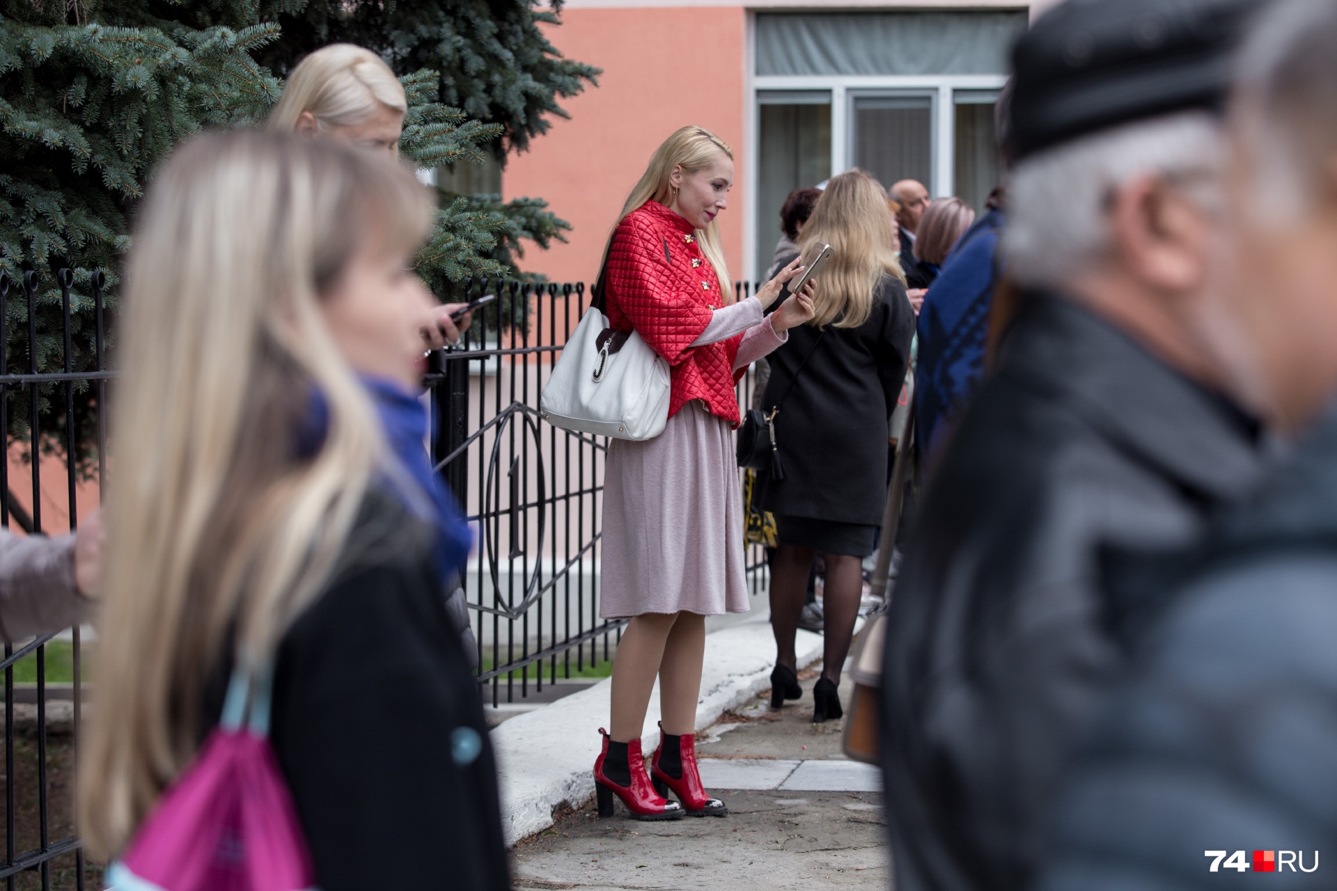 Мамы тоже принарядились ко Дню знаний Мамы тоже принарядились ко Дню знаний