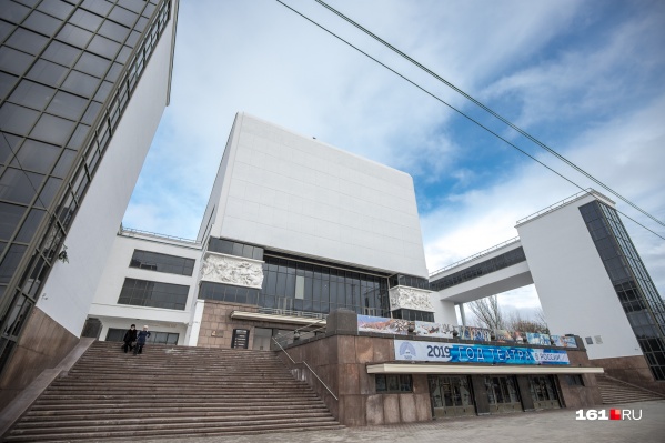 Перекупщикам грозят штрафы за перепродажу театральных и других билетов втридорога Перекупщикам грозят штрафы за перепродажу театральных и других билетов втридорога