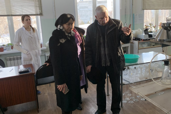 Специалисты-химики рассказали Наталье Котовой несколько версий появления цветной воды Специалисты-химики рассказали Наталье Котовой несколько версий появления цветной воды