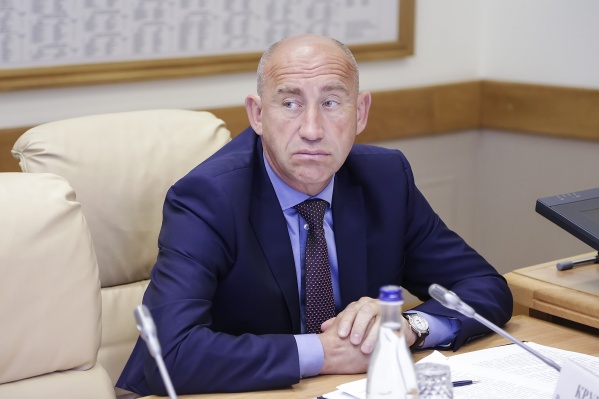 Замминистра занимал свою должность около двух лет Замминистра занимал свою должность около двух лет 