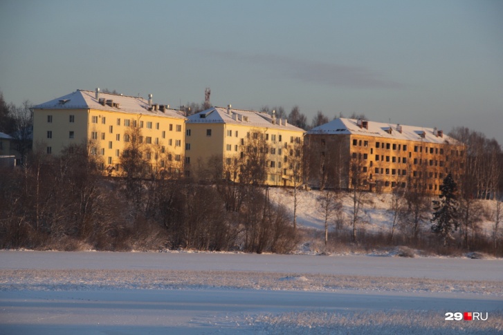 Катунино. Вид с озера