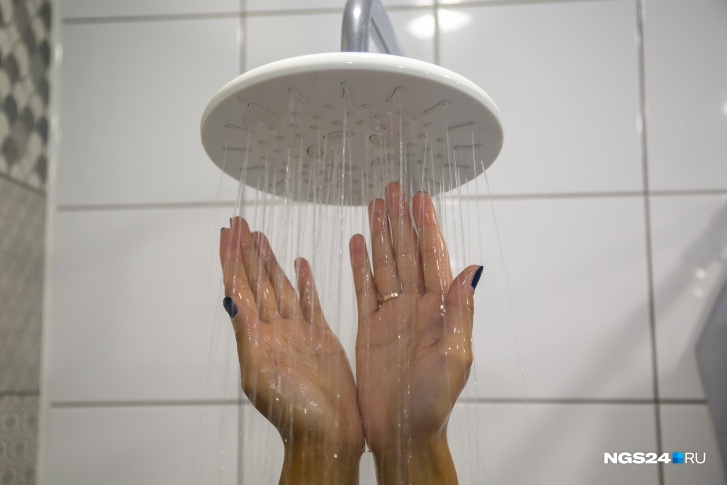 Холодной воды не будет в течение 10 часов Холодной воды не будет в течение 10 часов