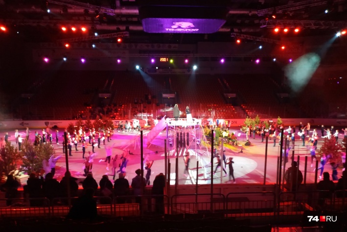 «Грандиозное» шоу показали челябинцам на новогодних каникулах в ледовой арене «Трактор»