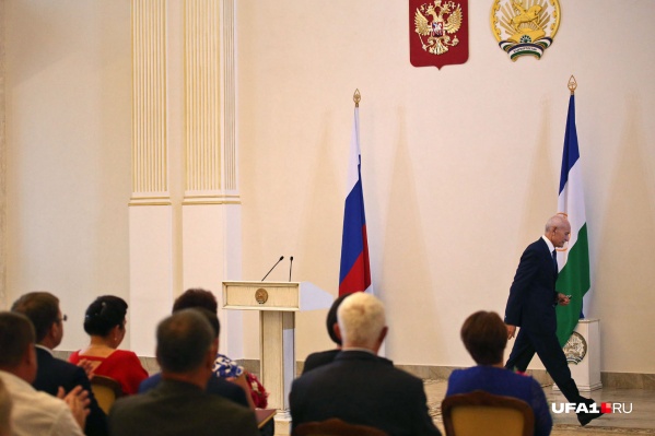 Рустэм Хамитов руководил республикой восемь лет Рустэм Хамитов руководил республикой восемь лет