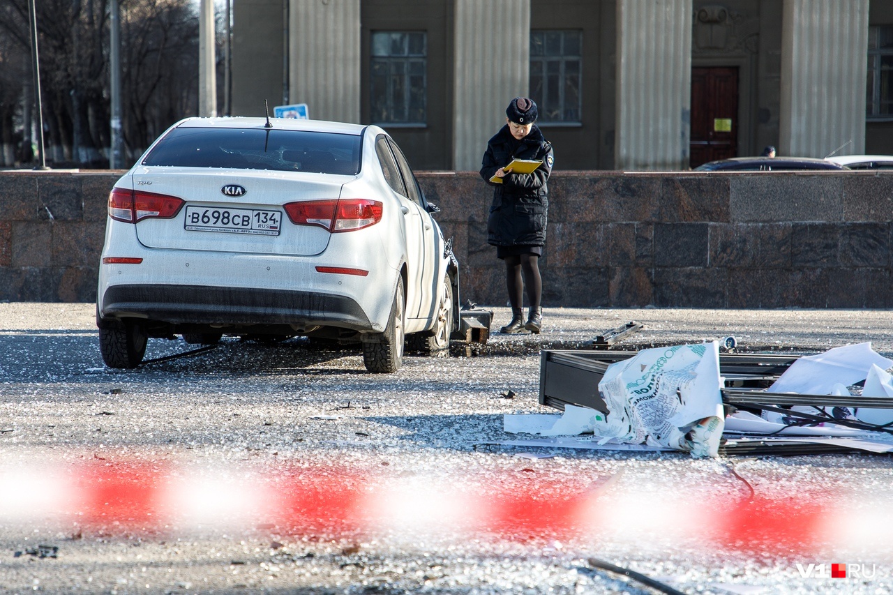 Сама водитель чудом спаслась — до стены подземного перехода оставалась всего пара метров Сама водитель чудом спаслась — до стены подземного перехода оставалась всего пара метров