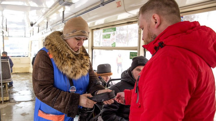 «По безналу ездить дешевле»: в общественном транспорте Ярославля введут оплату по банковским картам
