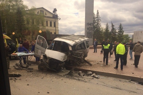 Водитель микроавтобуса вскоре после ДТП скончался в больнице<br><br> Водитель микроавтобуса вскоре после ДТП скончался в больнице<br><br>