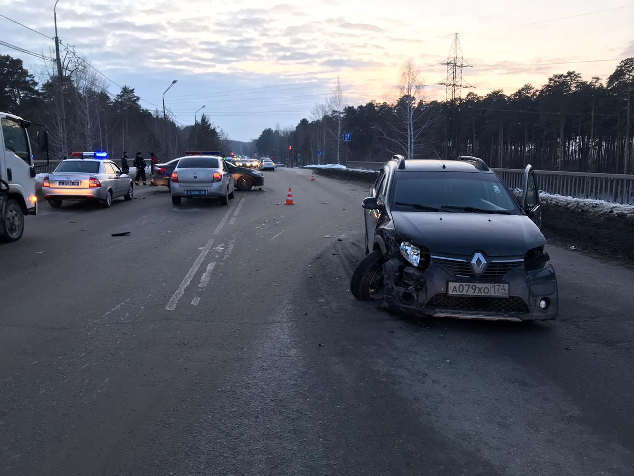 На Березовском тракте пьяный водитель протаранил две встречные машины