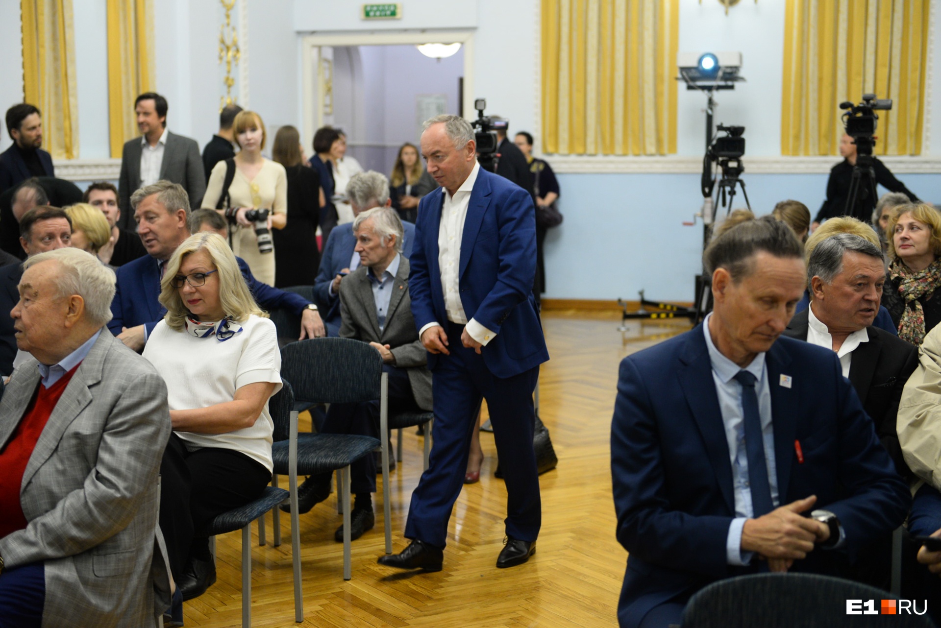На презентацию пришёл гендиректор «Атомстройкомплекса» Валерий Ананьев На презентацию пришёл гендиректор «Атомстройкомплекса» Валерий Ананьев