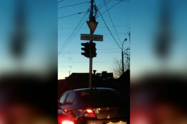 Жители Демского района стоят в пробке Жители Демского района стоят в пробке