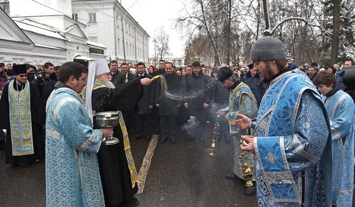Из-за крестного хода в центре Ярославля перекроют движение: где будет не проехать