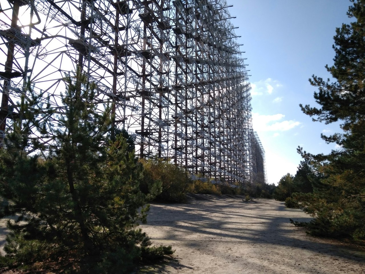Высота дуги — 140 метров Высота дуги — 140 метров