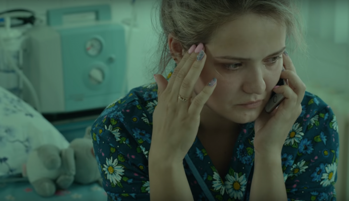 История о враче и мальчике Пете, которого «отмолили», облетела весь Рунет, а сейчас по ней сняли фильм. На фото — Дарья Тропезникова, сыгравшая мать Пети История о враче и мальчике Пете, которого «отмолили», облетела весь Рунет, а сейчас по ней сняли фильм. На фото — Дарья Тропезникова, сыгравшая мать Пети