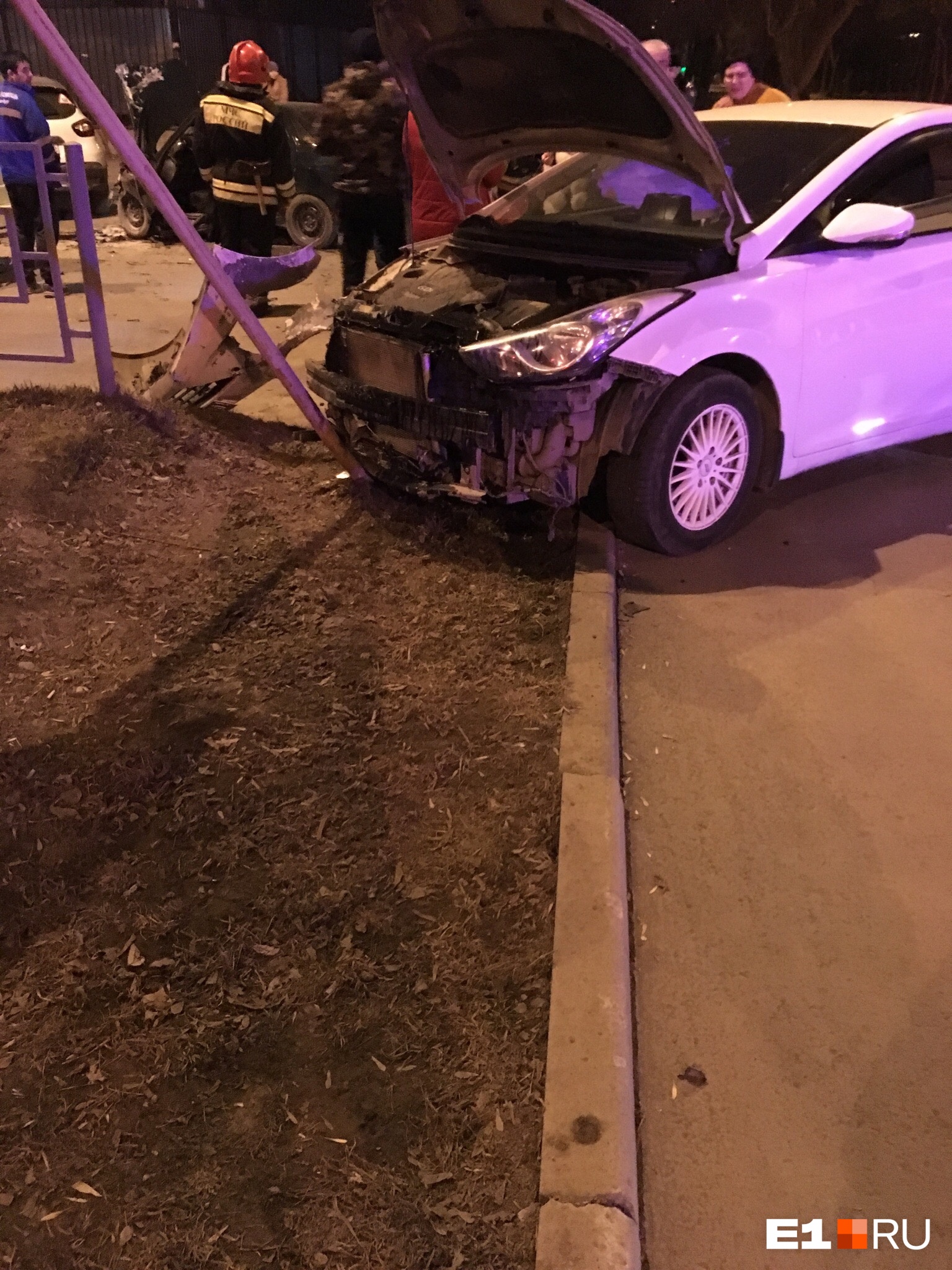 На Уралмаше девушка на «десятке» врезалась в Hyundai