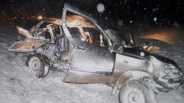 «Нива» залетела под КАМАЗ: на трассе в Башкирии произошло смертельное ДТП