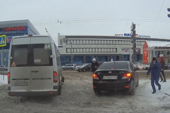 В список оштрафованных водителей попали и авторы самых жестких и нелепых маневров В список оштрафованных водителей попали и авторы самых жестких и нелепых маневров