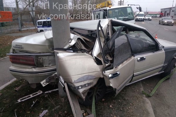 Автомобиль Nissan Cedric Автомобиль Nissan Cedric