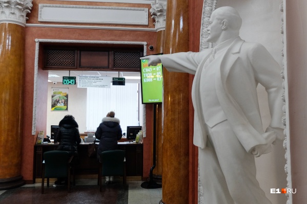 Если вы хотите взять «ипотечные каникулы», нужно идти в банк и пытаться с ним договориться Если вы хотите взять «ипотечные каникулы», нужно идти в банк и пытаться с ним договориться
