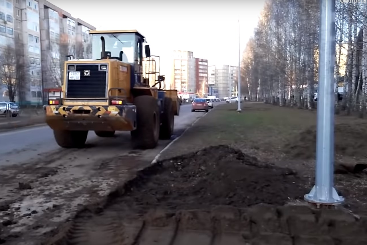 Вопрос со строительством дороги во дворе по-прежнему не решен Вопрос со строительством дороги во дворе по-прежнему не решен