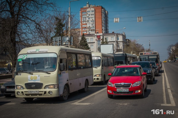 Ростовские
власти хотят сделать ставку на большие
автобусы Ростовские
власти хотят сделать ставку на большие
автобусы