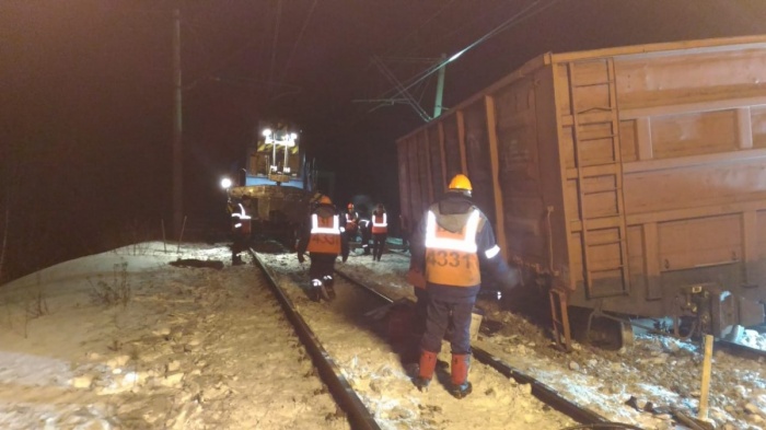 На перегоне нужно было восстановить 200 метров железнодорожного полотна На перегоне нужно было восстановить 200 метров железнодорожного полотна