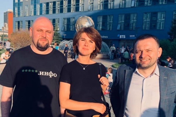 На фото Дмитрий Холявченко и два других кандидата на должность мэра — депутат горсовета Наталья Пинус и общественник Сергей Бойко На фото Дмитрий Холявченко и два других кандидата на должность мэра — депутат горсовета Наталья Пинус и общественник Сергей Бойко